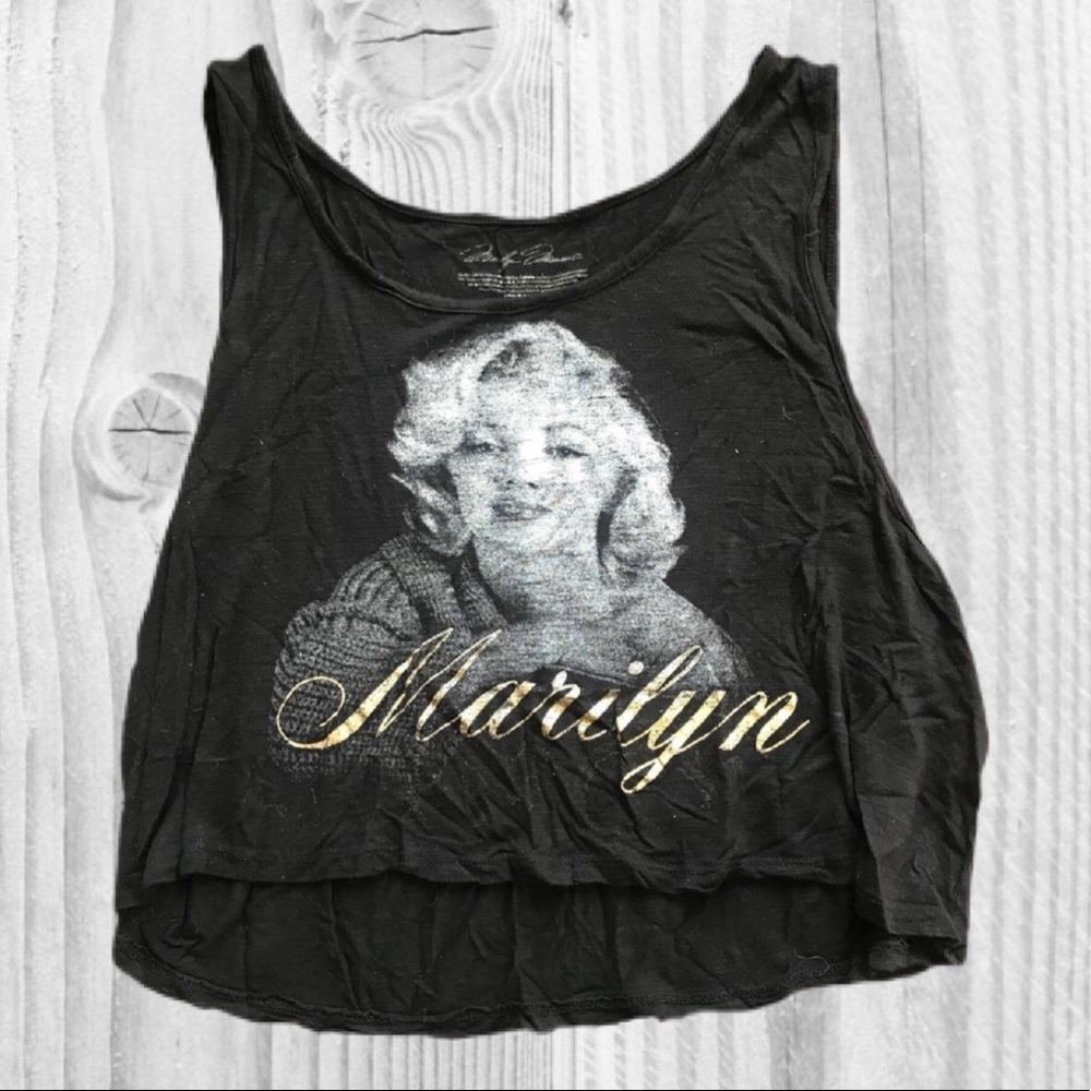 🍁 Marilyn Monroe crop top
